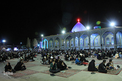 احیای شب بیست و یکم ماه مبارک رمضان در امامزاده سیدجعفر محمد(ع) یزد