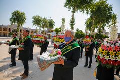 آیین گلاب شویی و تعویض گل ضریح مبارک حرم حضرت شاهچراغ (ع)