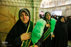 آیین گلاب شویی و تعویض گل ضریح مبارک حرم حضرت شاهچراغ (ع)