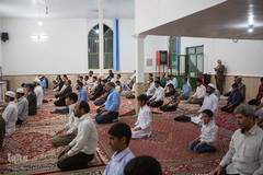 مراسم ختم قرآن در نماز تراویح نمازگزاران اهل تسنن مشهد