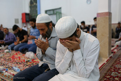 مراسم ختم قرآن در نماز تراویح نمازگزاران اهل تسنن مشهد