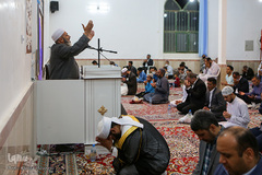 مراسم ختم قرآن در نماز تراویح نمازگزاران اهل تسنن مشهد