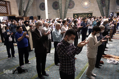 اقامه نماز عید سعید «فطر» به امامت حجت‌الاسلام والمسلمین مصطفی رستمی، رئیس نهاد نمایندگی مقام معظم رهبری در دانشگاه ها در مسجد دانشگاه تهران