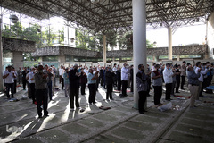 اقامه نماز عید سعید «فطر» به امامت حجت‌الاسلام والمسلمین مصطفی رستمی، رئیس نهاد نمایندگی مقام معظم رهبری در دانشگاه ها در مسجد دانشگاه تهران