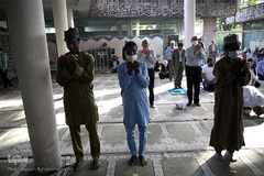 اقامه نماز عید سعید «فطر» به امامت حجت‌الاسلام والمسلمین مصطفی رستمی، رئیس نهاد نمایندگی مقام معظم رهبری در دانشگاه ها در مسجد دانشگاه تهران