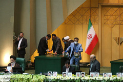 انتخاب هیئت رئیسه مجلس یازدهم برای سال اول