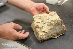 کارگاه هنری صحافی قرآن کریم حرم حضرت معصومه(س)