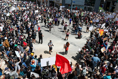 اعتراضات ضد نژادپرستی در پی قتل جرج فلوید، مرد سیاهپوست آمریکایی در شهرهای مختلف آمریکا