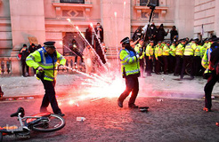 اعتراضات مردم شهر لندن، پایتخت بریتانیا در محکومیت قتل«جورج فلوید» شهروند سیاهپوست این کشور توسط پلیس نژادپرست  آمریکا