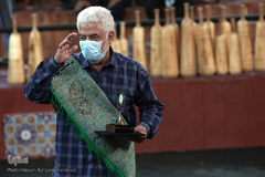 تجلیل از پدر شهید ابراهیم هادی از شهدای دفاع مقدس 