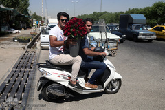 بازار گل شهید محلاتی در روز ملی گل