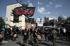 مراسم تشییع پیکر مطهر شهید مدافع حرم «جواد الله‌کرم» در محله مهرآباد جنوبی