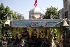 مراسم تشییع پیکر مطهر شهید مدافع حرم «جواد الله‌کرم» در محله مهرآباد جنوبی