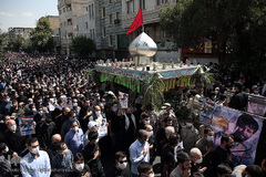 مراسم تشییع پیکر مطهر شهید مدافع حرم «جواد الله‌کرم» در محله مهرآباد جنوبی