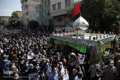 مراسم تشییع پیکر مطهر شهید مدافع حرم «جواد الله‌کرم» در محله مهرآباد جنوبی