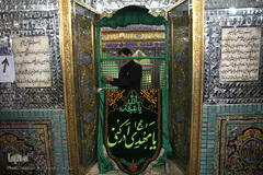 ایجاد موانع جهت جلوگیری از زیارت مضجع شریف امامزاده سيد ناصر الدين(ع) از نوادگان امام محمد الباقر(ع) در خیابان خیام محدوده چهارراه گلوبندک