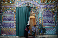  آستان مقدس امامزاده سيد ناصر الدين(ع) از نوادگان امام محمد الباقر(ع) در خیابان خیام محدوده چهارراه گلوبندک