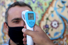 تب سنجی و کنترل سلامت زوار امامزاده صالح(ع) از فرزندان بلافصل حضرت امام موسی کاظم(ع) و برادر امام رضا(ع) در میدان تجریش