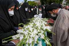 استقبال از پیکر شهید «نسیم افغانی» در فرودگاه شهید هاشمی نژاد مشهد