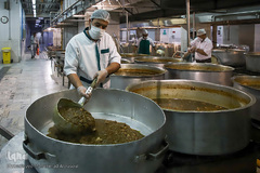 خوان هشتم در مهمان‌سرای حضرت