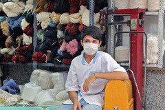 با ماسک در شهر