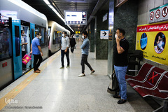 قطار شهری مشهد در روزهای «ماسک اجباری»