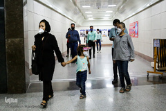 قطار شهری مشهد در روزهای «ماسک اجباری»