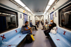 قطار شهری مشهد در روزهای «ماسک اجباری»