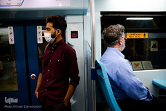 قطار شهری مشهد در روزهای «ماسک اجباری»