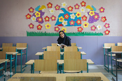 لیلا عزیزی‌فرد، مترجم زبان انگلیسی،  13 سال تدریس زبان و ادبیات انگلیسی