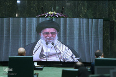 ارتباط تصویری نمایندگان مجلس با رهبر انقلاب