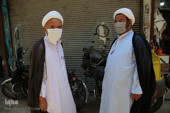 من ماسک می‌زنم