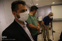 من ماسک می‌زنم