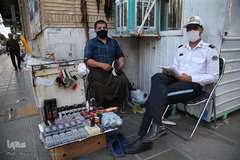 من ماسک می‌زنم