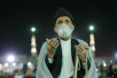 من ماسک می‌زنم