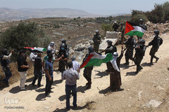 یورش نظامیان صهیونیست به تظاهرات فلسطینیان علیه شهرک‌سازی در شهرک «عصیره» استان نابلس کرانه باختری 