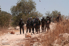 یورش نظامیان صهیونیست به تظاهرات فلسطینیان علیه شهرک‌سازی در شهرک «عصیره» استان نابلس کرانه باختری 