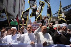 تظاهرات اعتراض آمیز مسلمانان غزه به بسته شدن مصلای «باب الرحمة» مسجدالاقصی توسط رژیم صهیونیستی