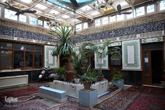 مسجد «ملک آباد» بازار فرش فروشان تهران