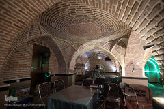 مسجد «ملک آباد» بازار فرش فروشان تهران