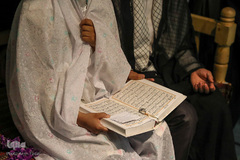 هدیه خادمان حرم شاهچراغ به زوج ها در روز ازدواج