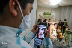 هدیه خادمان حرم شاهچراغ به زوج ها در روز ازدواج