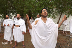 دعای عرفه حجاج ایرانی در صحرای عرفات