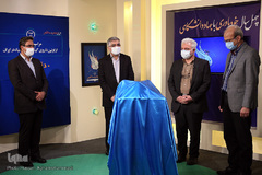 مراسم رونمایی از کپسول «دتوکسین» اولین داروی گیاهی ترک اعتیاد در ایران که به همت محققان پژوهشکده گیاهان دارویی جهاددانشگاهی تولید شده است.