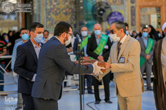 تعویض پرچم حرم حضرت علی(ع)