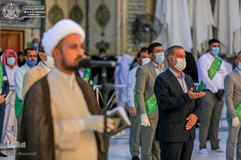 تعویض پرچم حرم حضرت علی(ع)