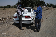 توزیع ۲۰۰۰پرس غذای گرم میان خانواده های محروم و حاشیه نشین تهران و ورامین توسط موسسه خیریه شهدای مدافع حرم استان تهران