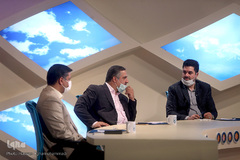 از راست، حمیدرضا احمدی‌وفا، احمد ابوالقاسمی و امین پویا، پشت صحنه برنامه تلویزیونی«ترنم»