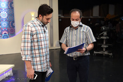 داوود نجفی، تهیه‌کننده و محمد خاکساری، مجری، پشت صحنه برنامه تلویزیونی«ترنم»