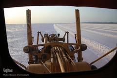 برداشت نمک از دریاچه «حوض سلطان» قم